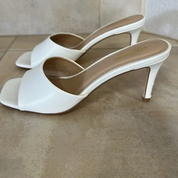 Cushionaire Evie One Band Dress Heel White 6.5M - Picture 4 of 8